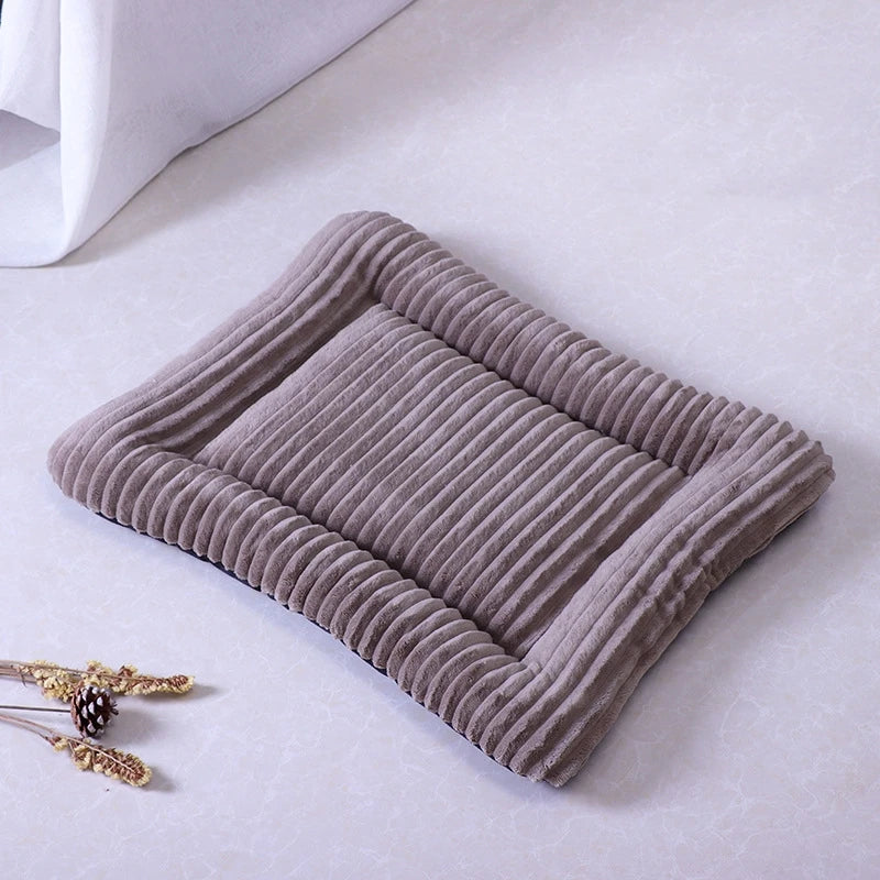 Hubei Flannel Cat And Dog Bed Cushion Washable Lounge Mat